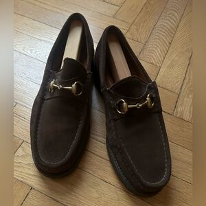 BROWN MENS GUCCI suede lug sole loafer sz 9.5, 100% authentic, with dust bag